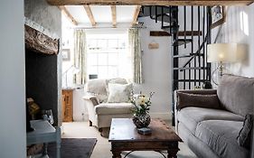 The Nook, Gretton